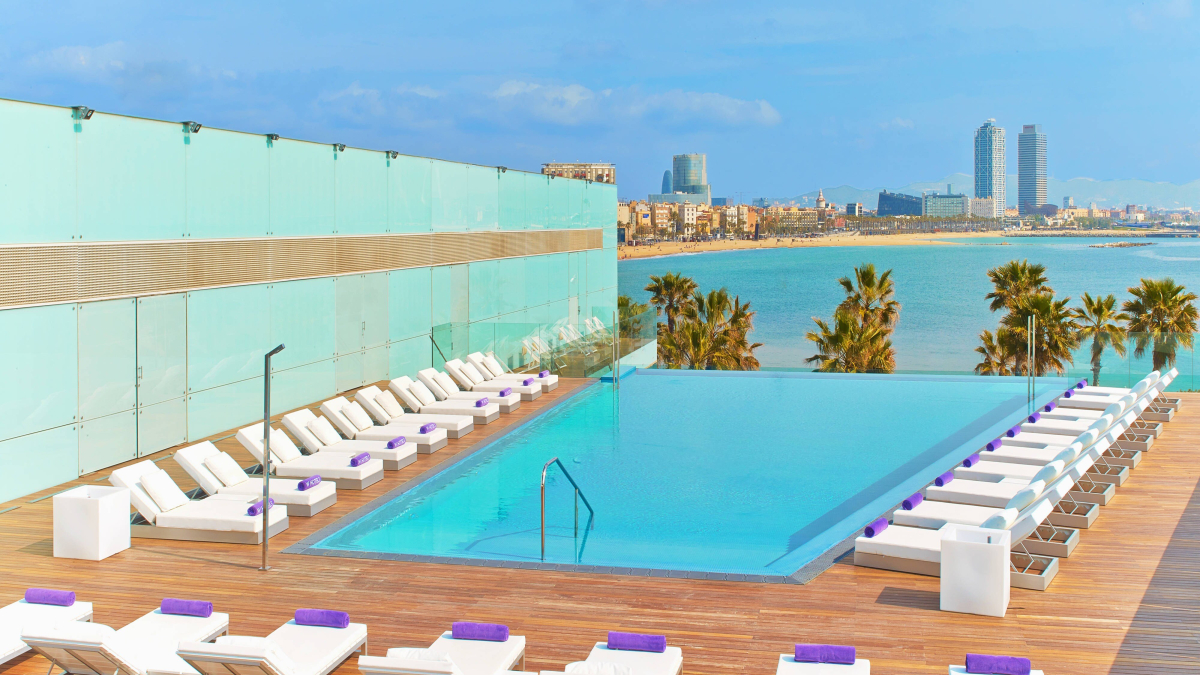 Xuy8NLMUWDhn4WyHCZ3Q_bcnwh-sun-deck-9446_O